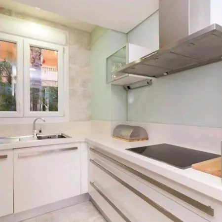 Luxury In The Golf Valley Above Puerto Banus. *
